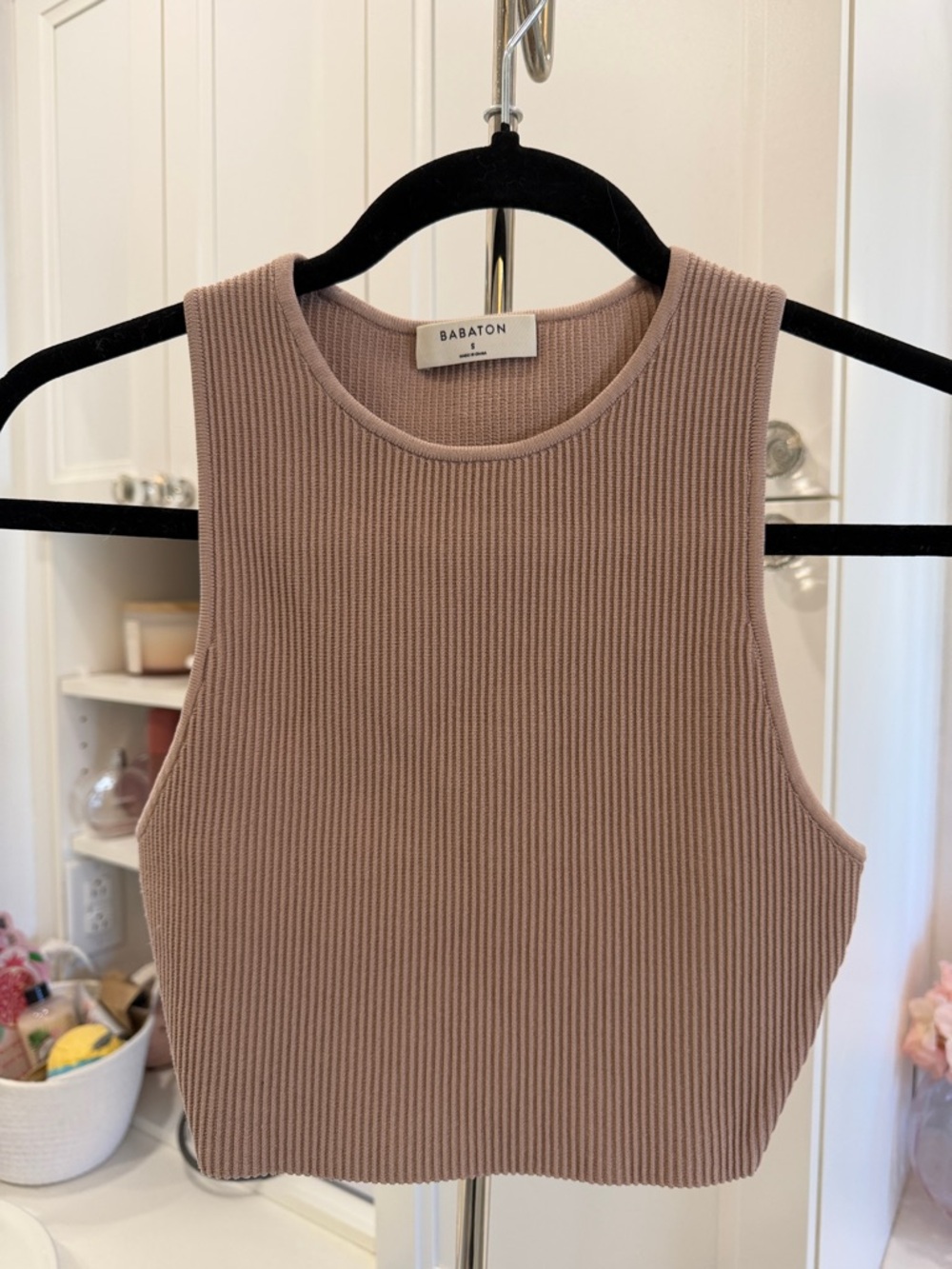 Babaton Ribbed Crop Tank Top in Dusty beige